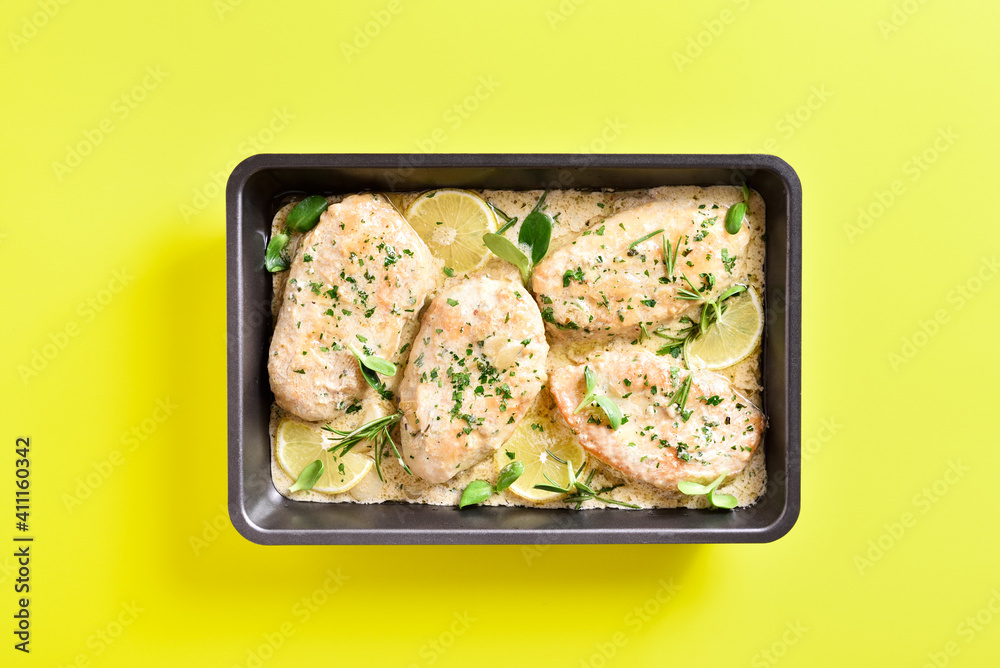 Chicken breast in creamy garlic sauce Chicken breast in creamy garlic sauce