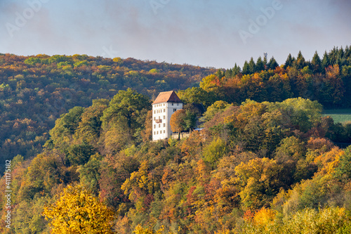 Schloss Neuburg im Herbst