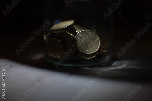Pot avec des pièces de monnaie