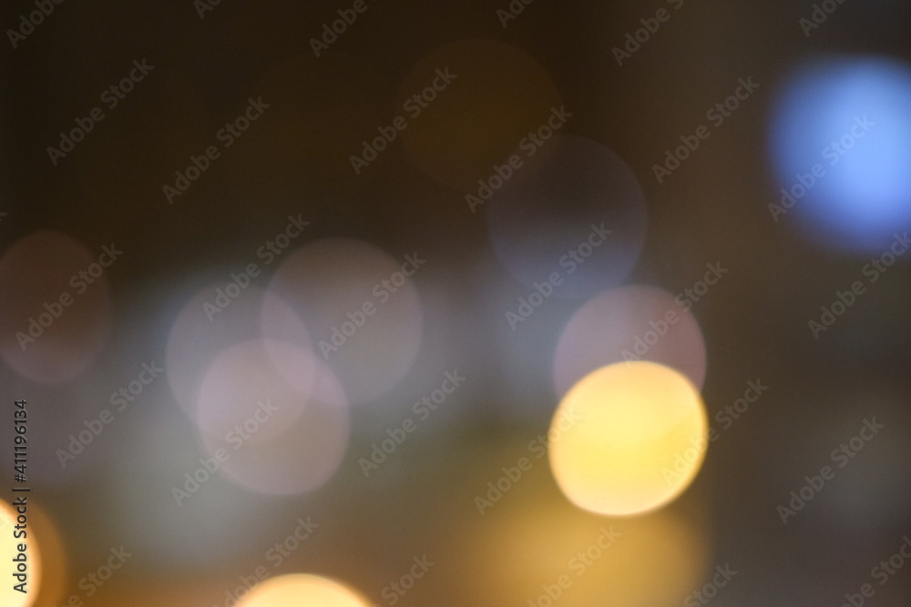 Luces desenfocadas en la noche Luces desenfocadas en la noche