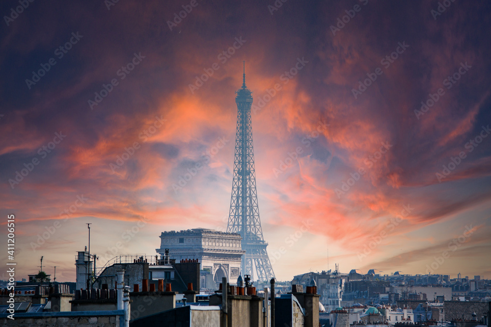 Fototapeta premium Paris Eiffel Tower and the Arc de Triomphe seen with telephopto