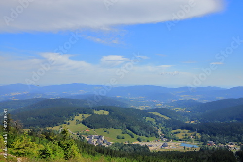 Fototapeta Naklejka Na Ścianę i Meble -  widok ze szczytu góry