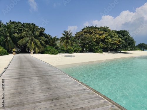 Fototapeta Naklejka Na Ścianę i Meble -  Wooden Road to Maldives Island
