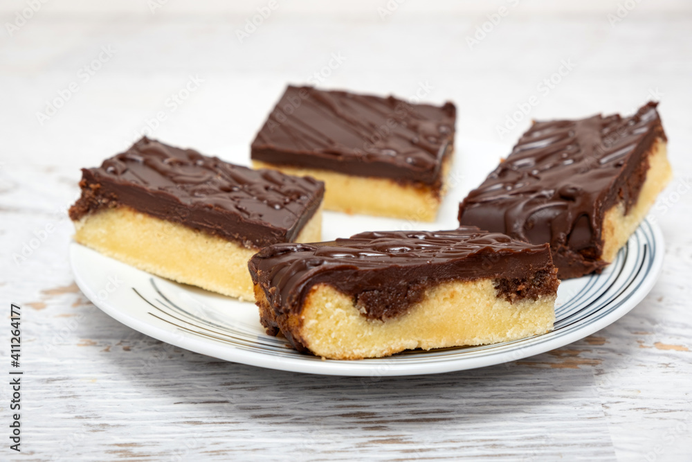 Vanilla Cake with chocolate frosting