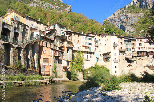 Pont-en-Royans, a charming and picturesque village in Vercors Regional Nature Park in the French alps  © Picturereflex