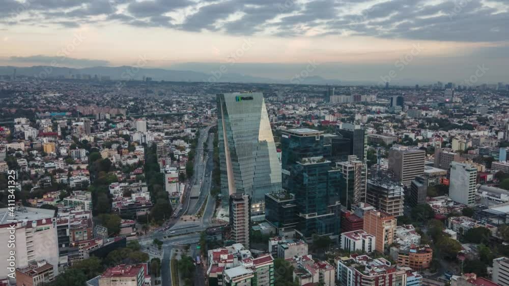 Hyperlapse con drone al amanecer Hyperlapse con drone al amanecer