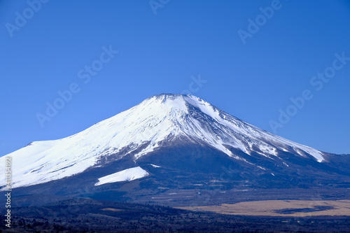 Fototapeta Naklejka Na Ścianę i Meble -  【山梨】山中湖（パノラマ台）から見る富士山（冬）
