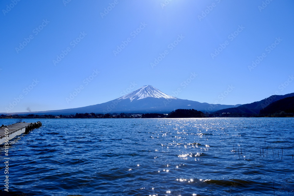 Fototapeta premium 【山梨】河口湖から見る富士山（冬）