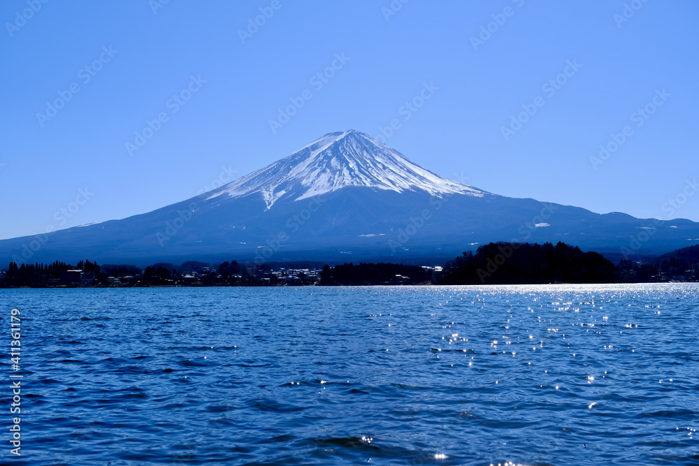 【山梨】河口湖から見る富士山（冬）