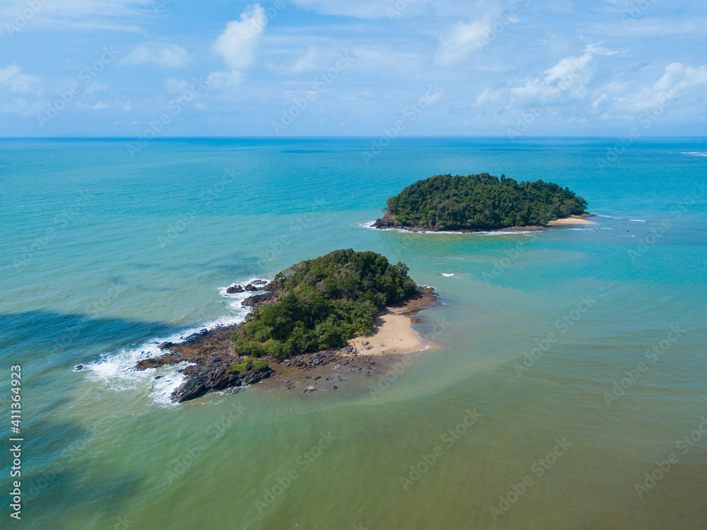 Fototapeta premium aerial view of beach at Phra Thong Island
