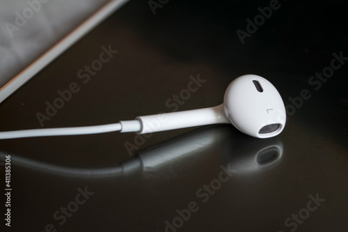 Earphone 