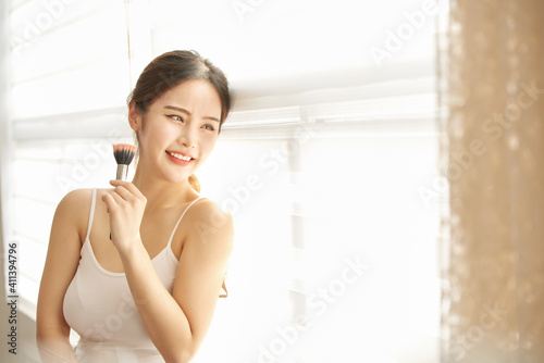 여성 미용 뷰티 모델 Free Download 여성 미용 뷰티 모델 - GFXLoad