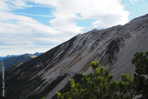 Schafreuter Bergwanderung in Hinterriß Österreich photo