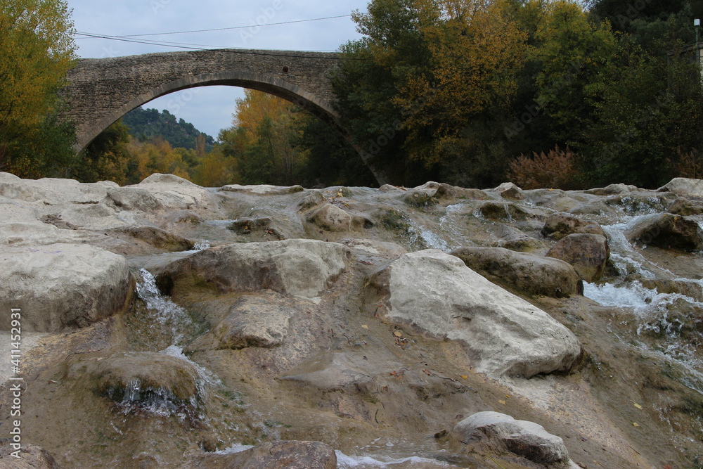 Pont des 3 rivières village d'Entrechaux Pont des 3 rivières village d'Entrechaux