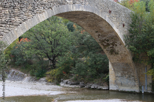 Pont des trois rivières Entrechaux Vaucluse