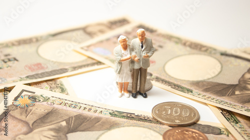 老後に必要なお金（日本円）