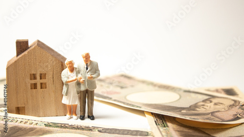 年金暮らしの老夫婦のお金について、生活や相続などの悩み