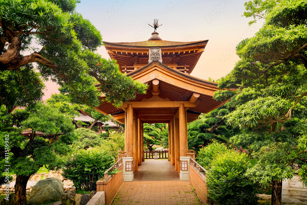 Fototapeta premium Chi Lin Nunnery of Nan Lian Garden situated at Diamond hill, Hong Kong, China during sunset
