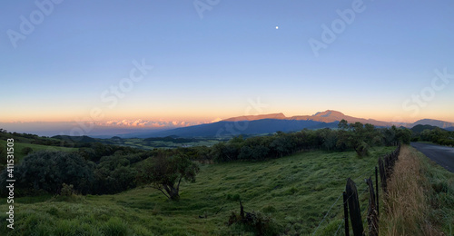 Fotografie Beautiful Panorama of Piton des neiges, highest mountain in Reunion island