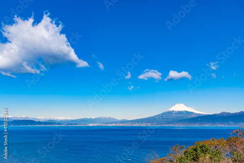 静岡県沼津市戸田 出逢い岬から見た富士山