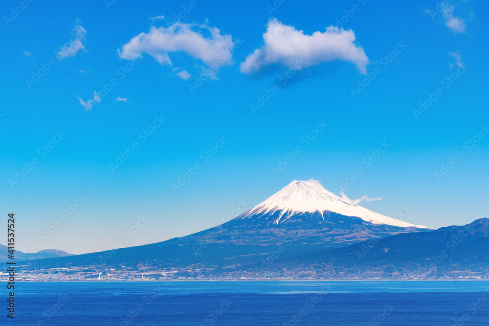 静岡県沼津市戸田　出逢い岬から見た富士山