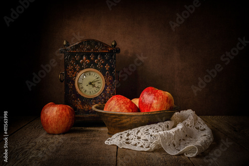 Apples and Clock
