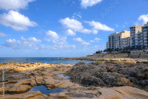 Photo Coastline of Malta with low tide