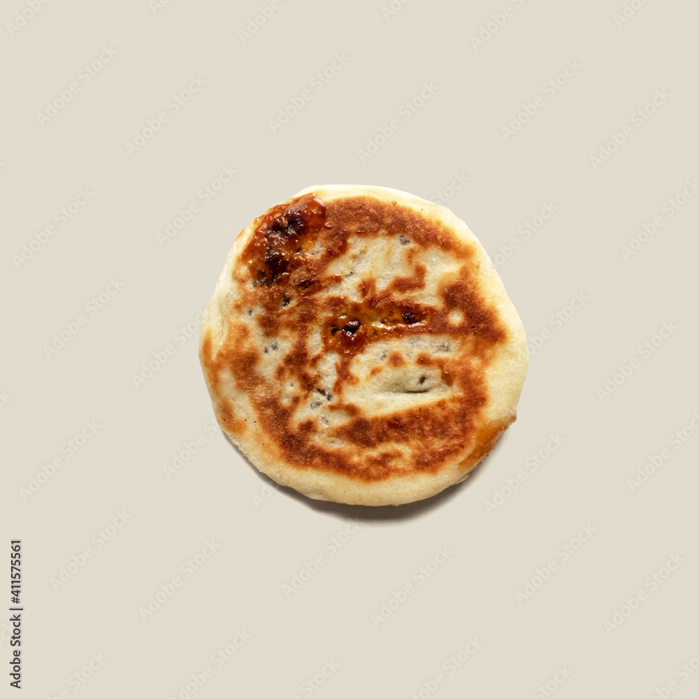 Foto Stock Top view of Hotteok on isoloated background. Sometimes