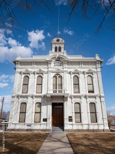 Vertical view of the victor...