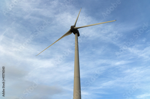 風力発電 © sunnysunny