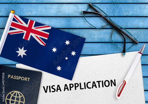 Foto Visa application form and flag of Australia