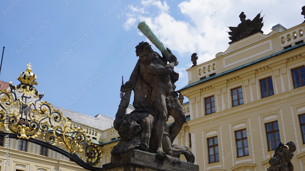 Statue Statue
