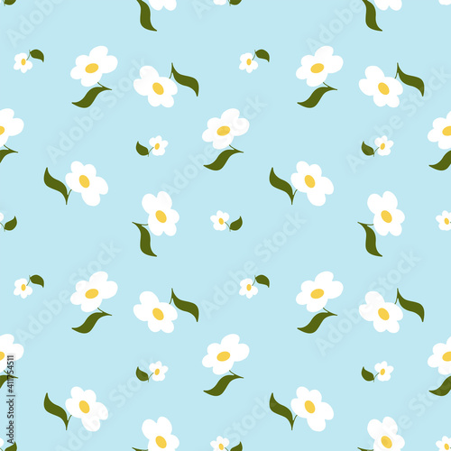 Seamless pattern with hand draw daisies, endless texture with cartoon floral elements, vector illustration for your summer and spring seasonal design.