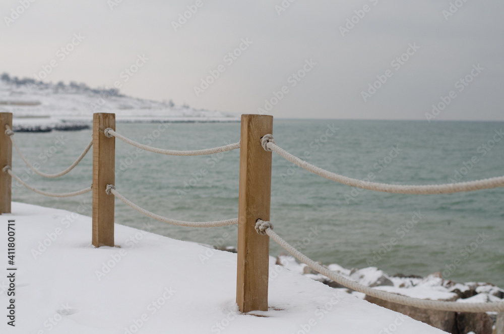 Fototapeta premium Marine rope. Sea knot on a rope. Rope. Barrage.