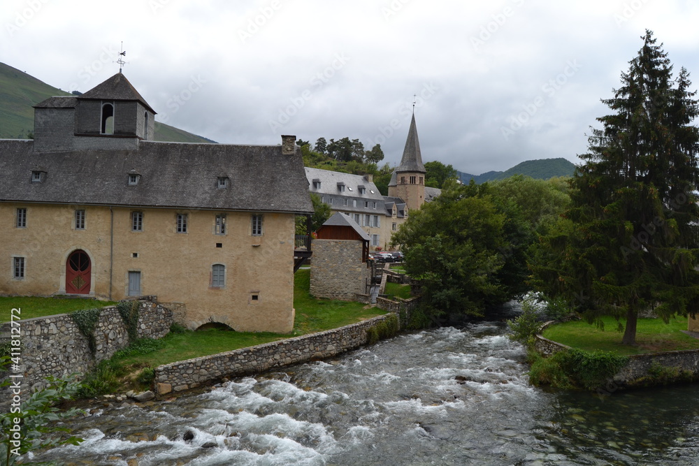 Visita a la preciosa villa  Arreau  y La Neste en los Altos Pirineos,Francia.