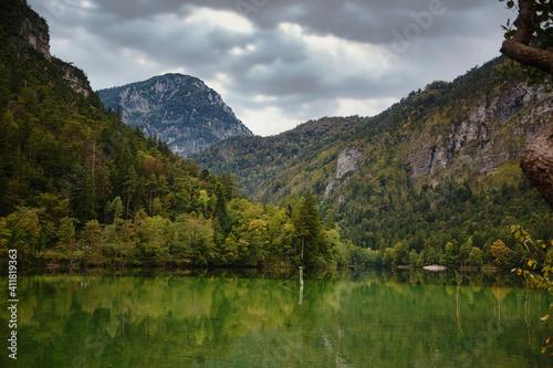 See in den Alpen im Spätsommer