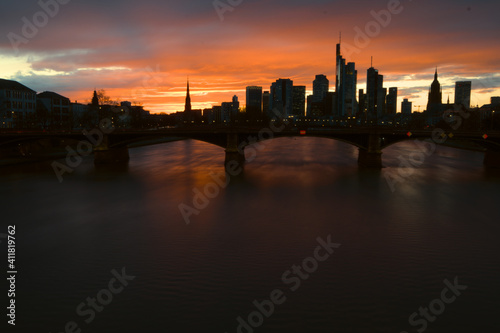 Frankfurter Skyline bei Sonnenuntergang