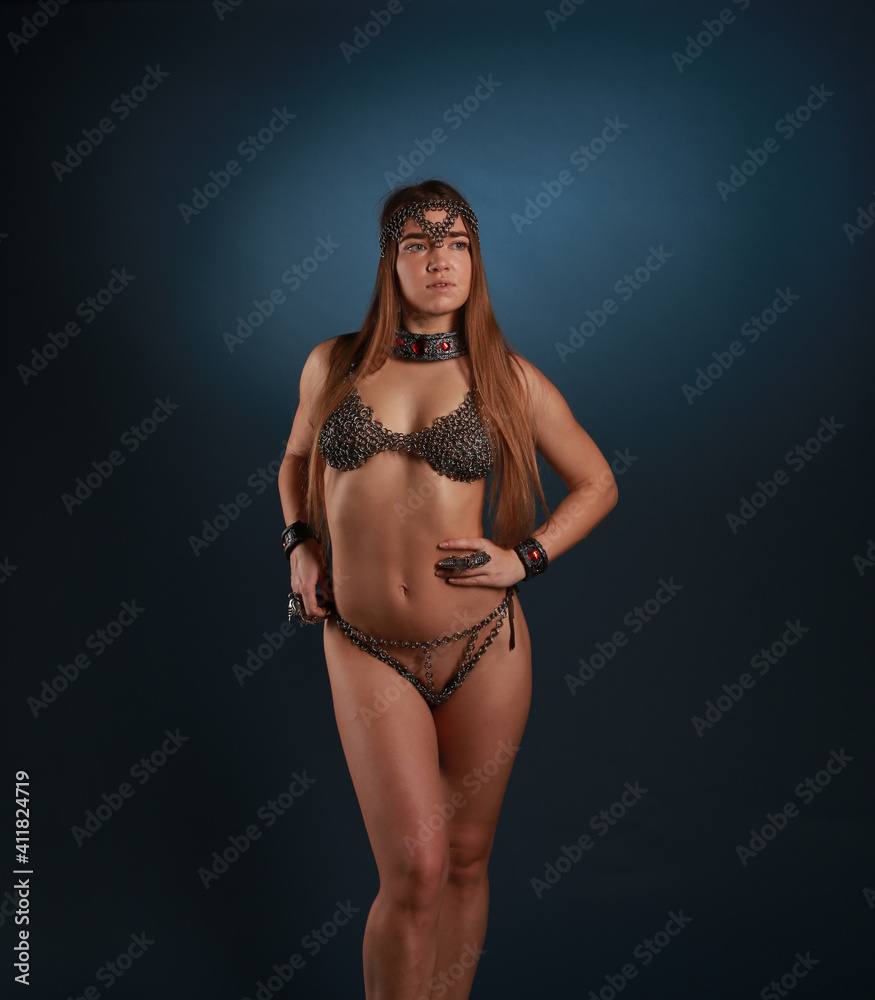 Obraz premium Girl in armor