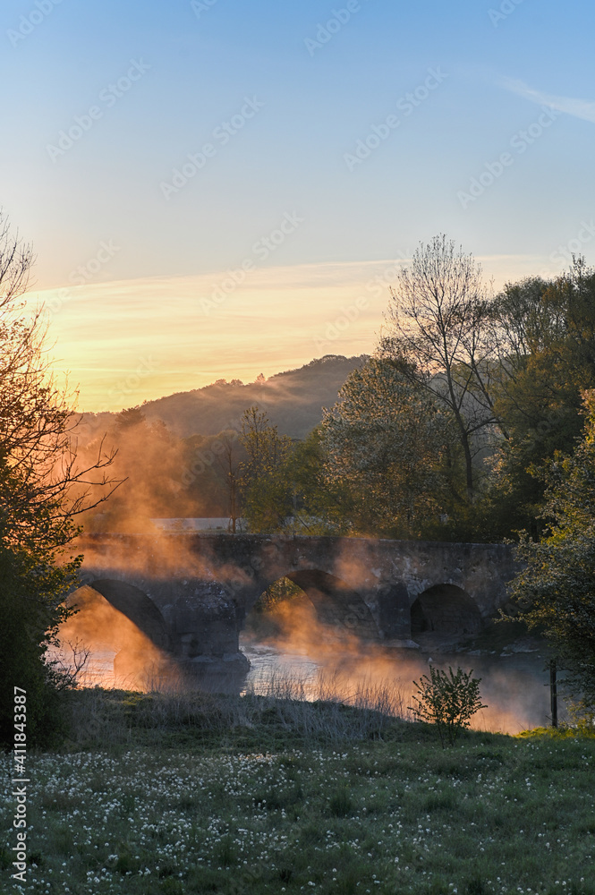 Fototapeta premium Historische Altmühlbrücke Pfünz bei Eichstätt 