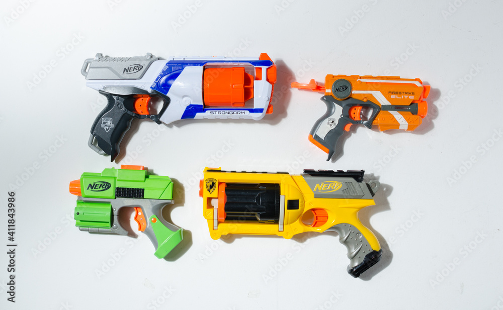 new york, usb, 05.05.2020 Nerf soft bullet gun Bundle consisting of , Gun  firestrike elite, maverick rev 6, strongarm, and a green hand gun. fun  shooting entertainment for children and adults Stock