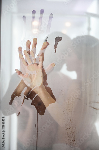 Canvas Print Loving young man giving his wife a kiss