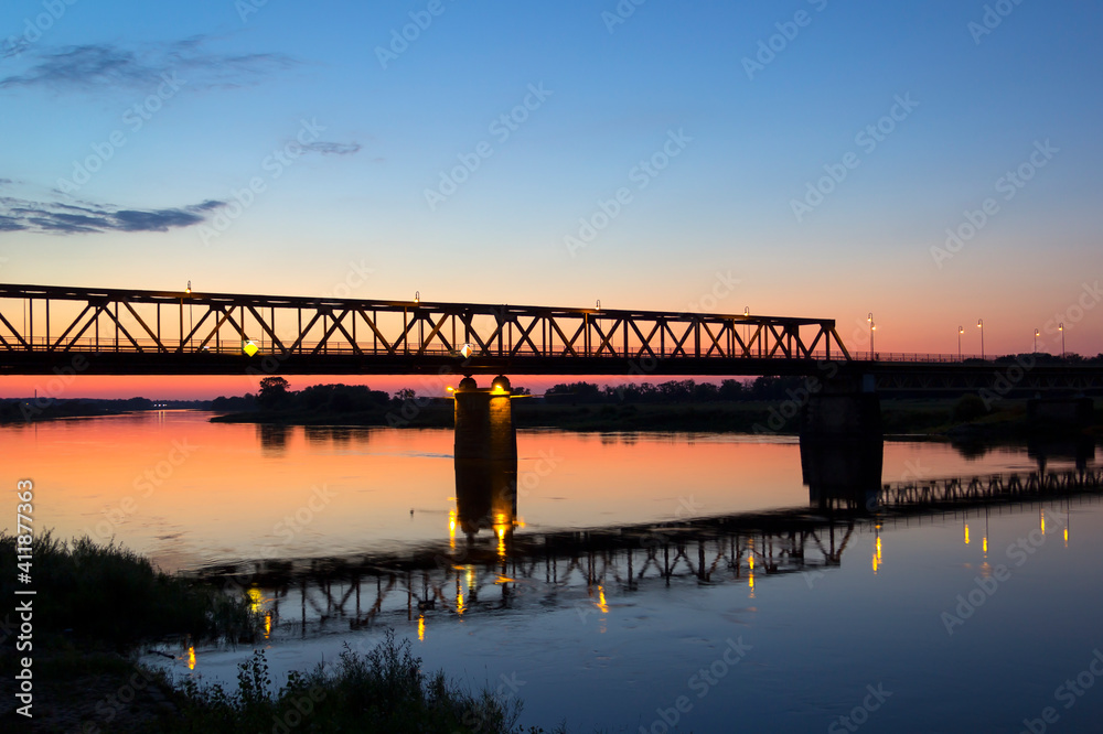 View of a bridge over the Elbe during twilight.