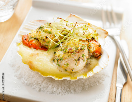 saint jacques en coquille