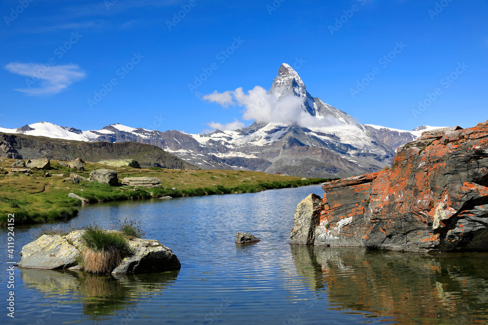 Matterhorn mountain and Stellisee lake