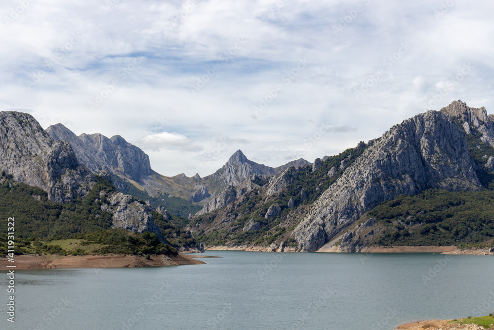 Yordas Peak towers over the Riano reservoir in Northern Spain, the Cantabrian Mountains, Castile-Leon region.