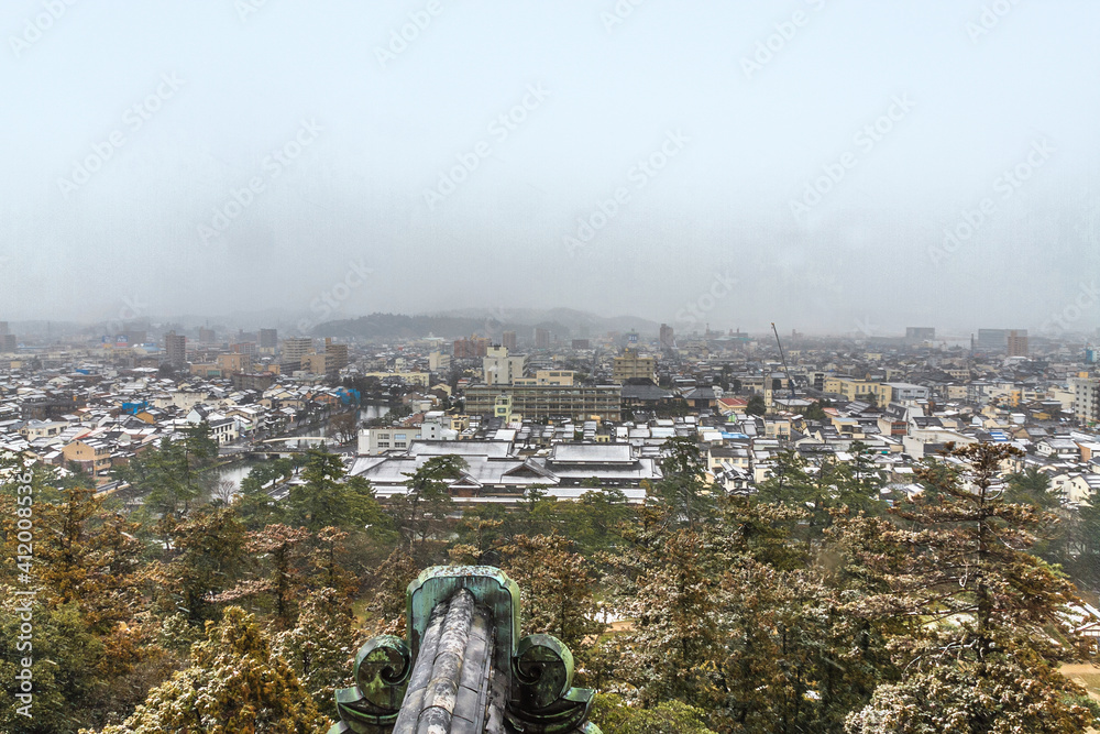 冬の松江城の天守からみた風景