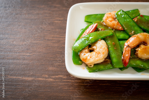 Stir-Fried Green Peas with Shrimp