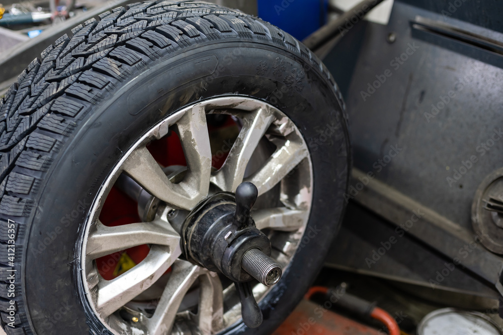 Changing wheel on a car