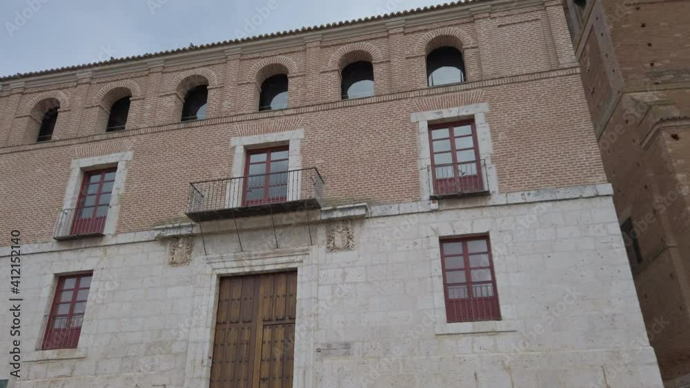 Casas del Tratado de Tordesillas are two linked palaces located in the town of Tordesillas, Valladolid Casas del Tratado de Tordesillas are two linked palaces located in the town of Tordesillas, Valladolid