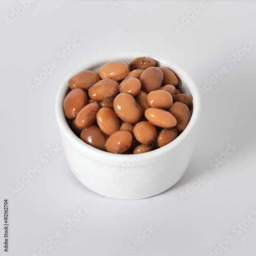 Borlotti beans from the lower Murgia Puglia in a white bowl